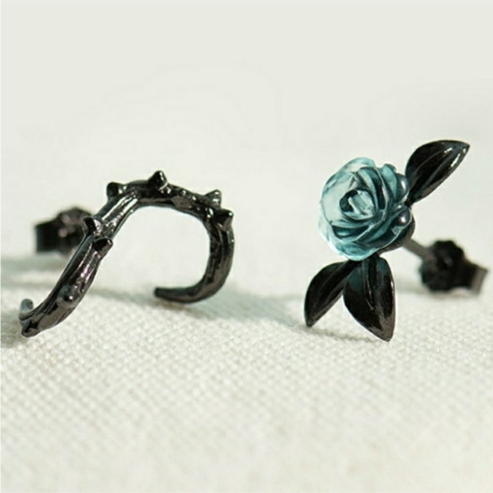 Black Rose Thorny Vine Asymmetrical Earrings ring